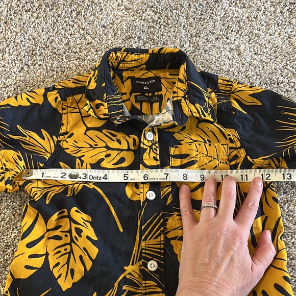 Quiksilver boys button down shirt size 5T / 5 in navy and gold - Picture 6 of 7